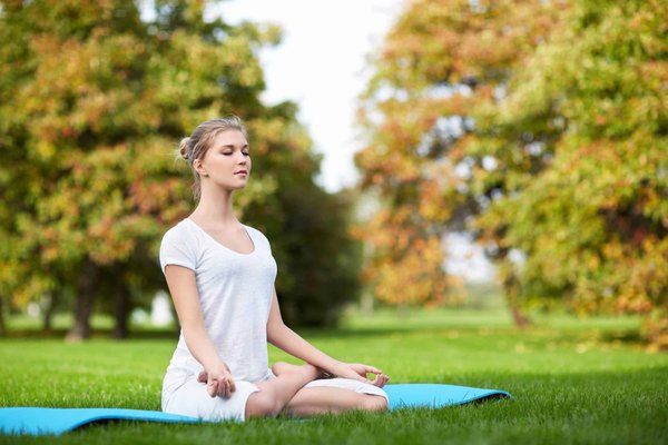 Quel est le meilleur exercice de yoga pour soulager les crampes menstruelles ?